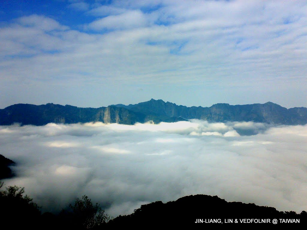 玉山與雲海