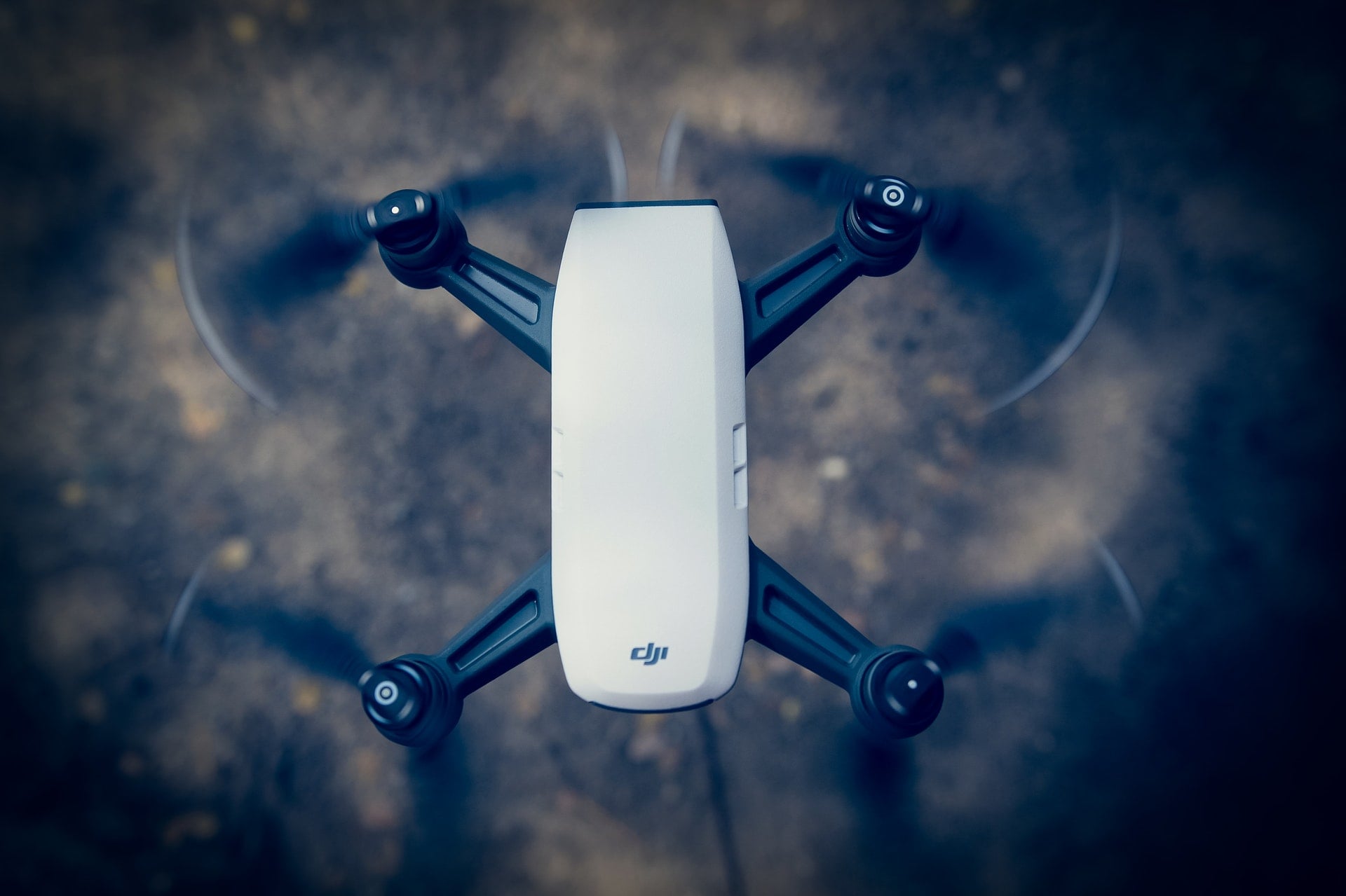 購買空拍機(無人機)軟硬體細節和重點(以 DJI 大疆和 GoPro Karma 為例)