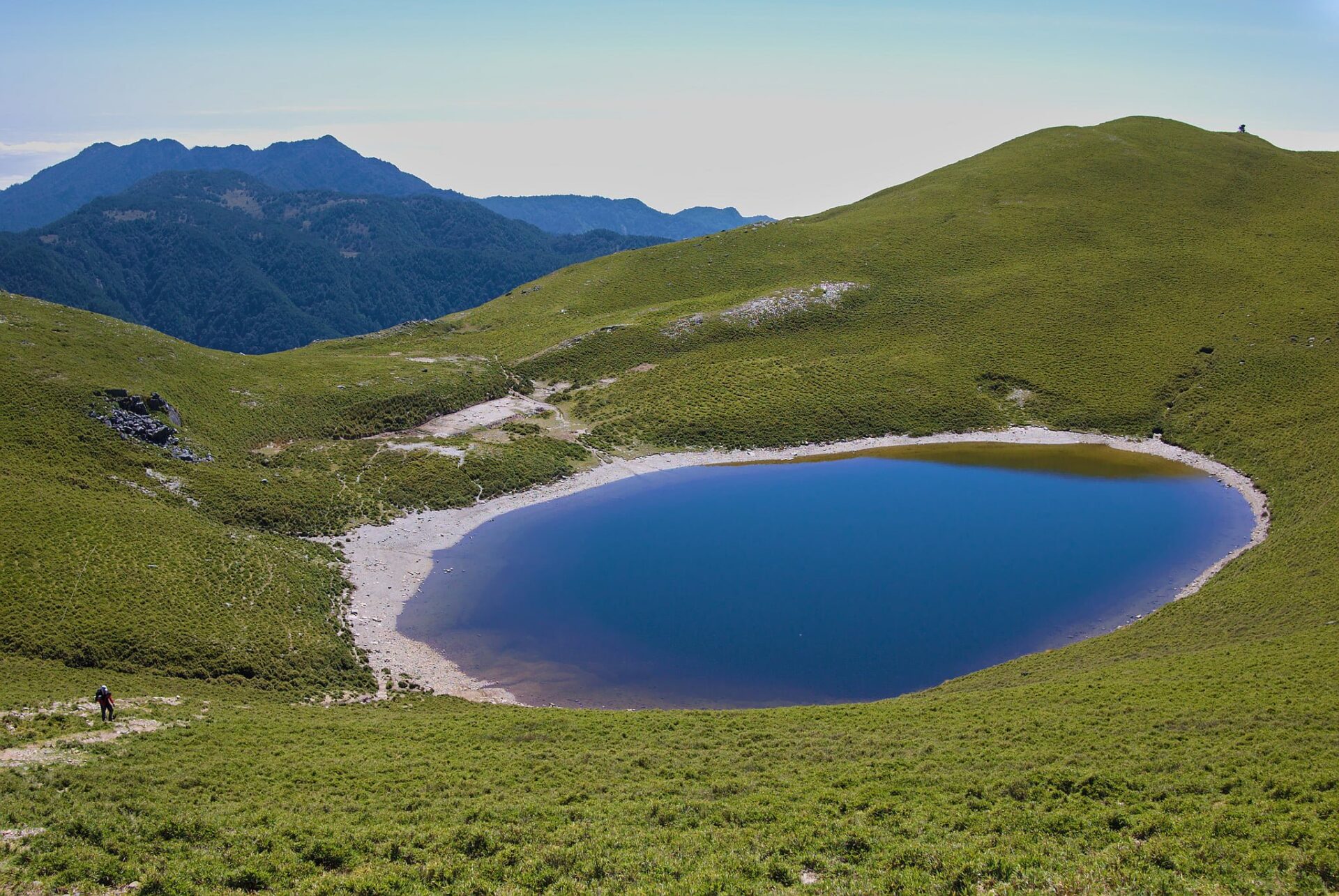 天使的眼淚「嘉明湖」4月1日重新開放|新規定與山屋登記須知