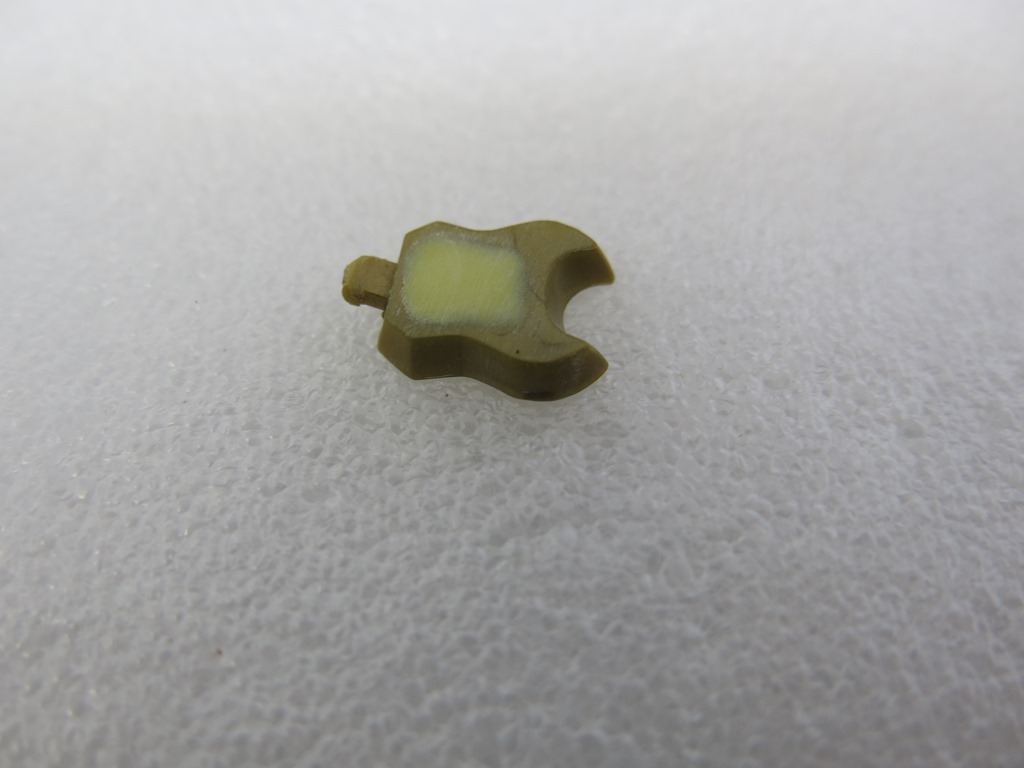 大前卡模型膝蓋尖刺零件無縫處理