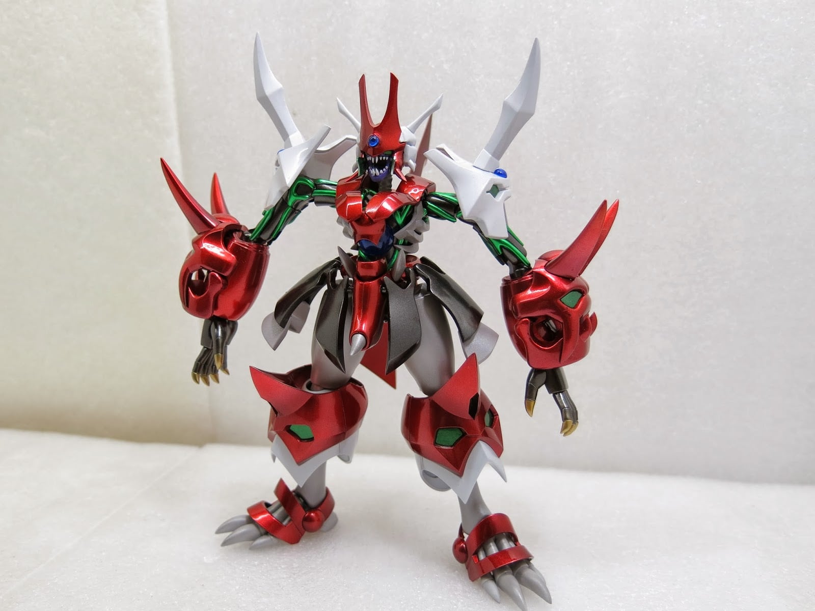 鬼面模型代工作品寫真:藤蔓纏繞造型特寫 14