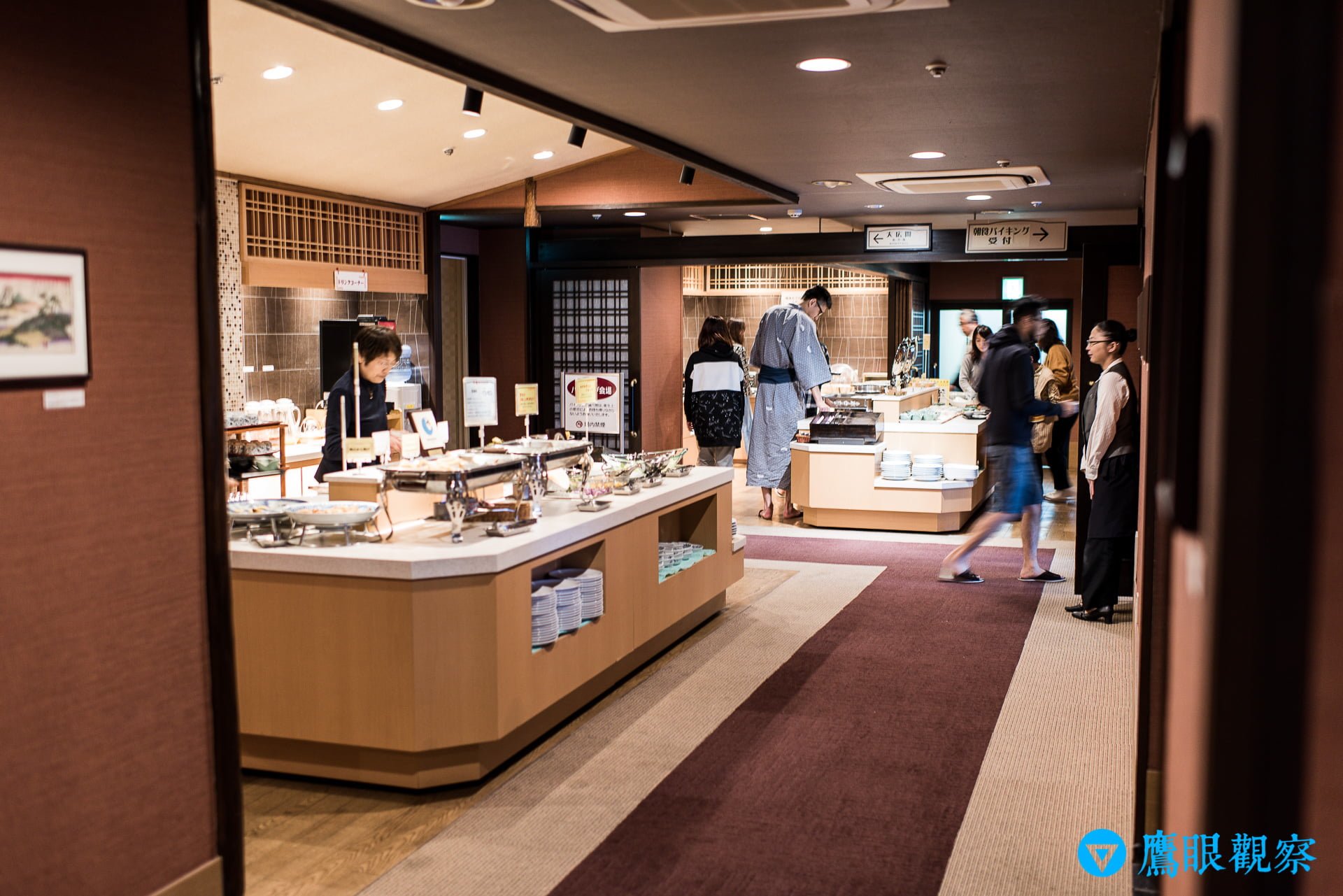 岸權旅館自助早餐和洋式菜色全景