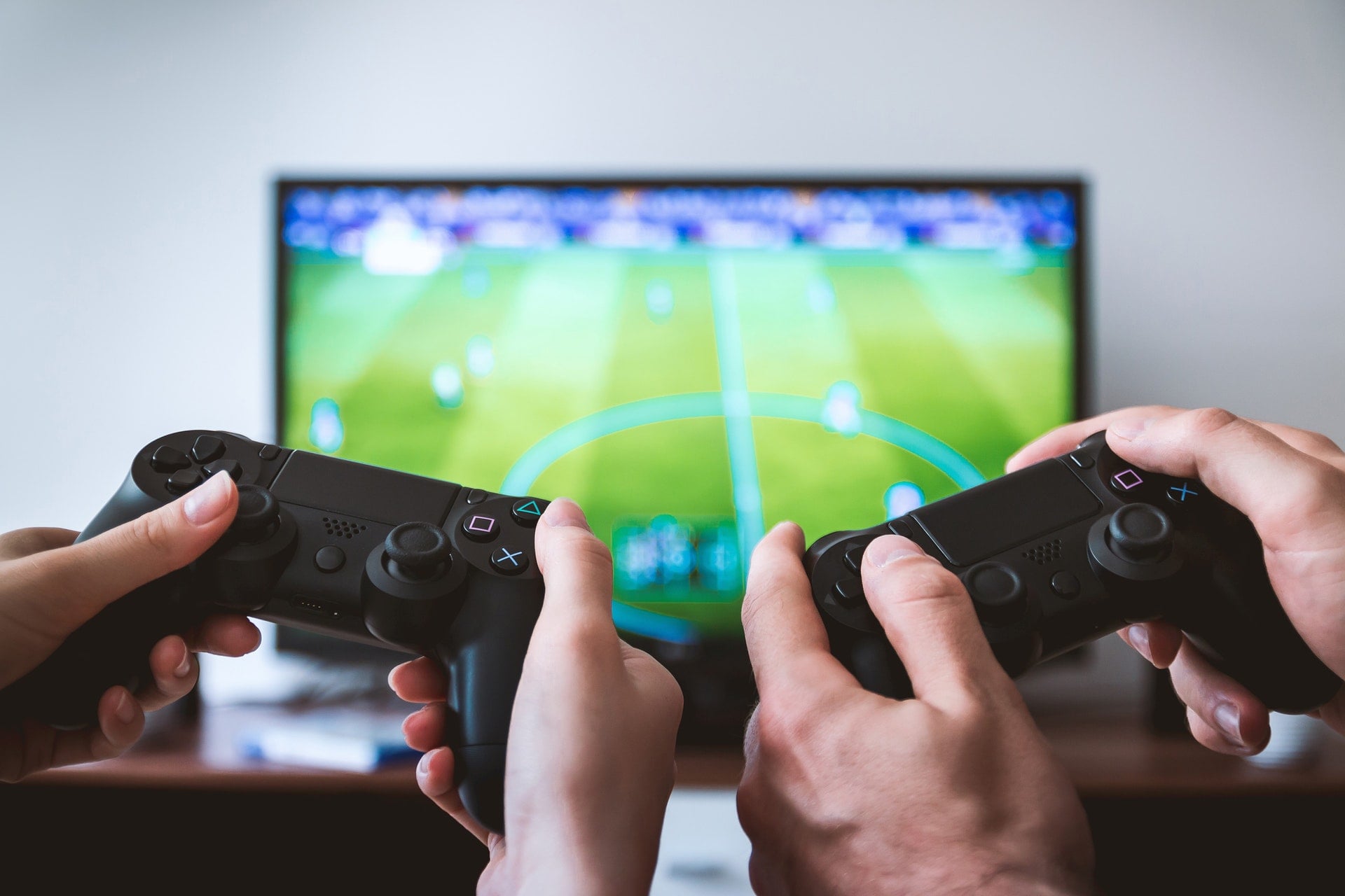 Nintendo Switch 還是 PlayStation PS4?遊戲主機的硬體購買心得