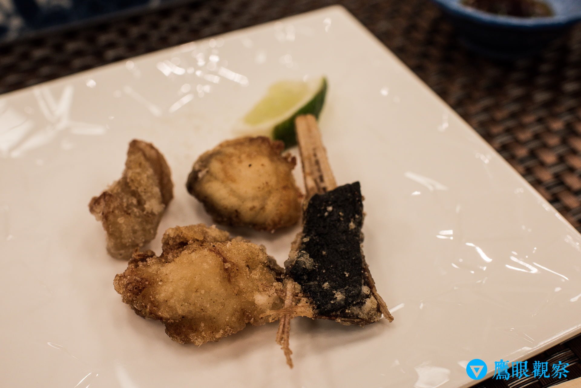 外酥內嫩的現炸鮟鱇魚唐揚肉塊