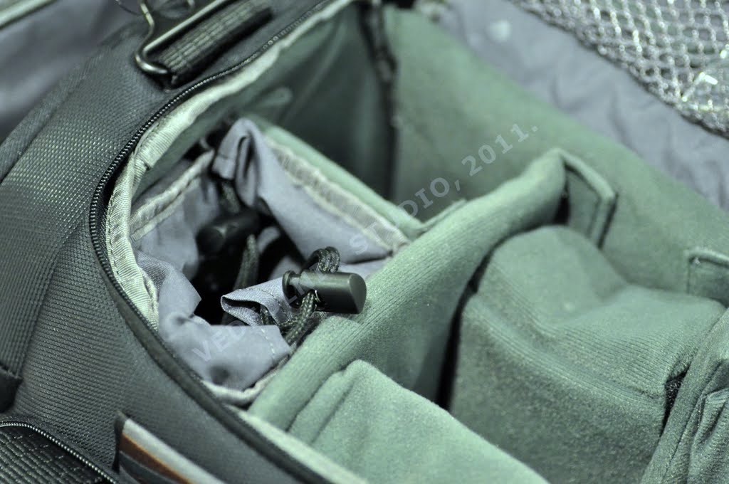 Pro Bag 4 主袋體內部與軟隔板隔層