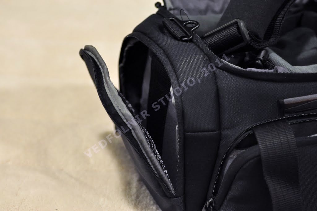 Pro Bag 4 兩側的大容量配件袋
