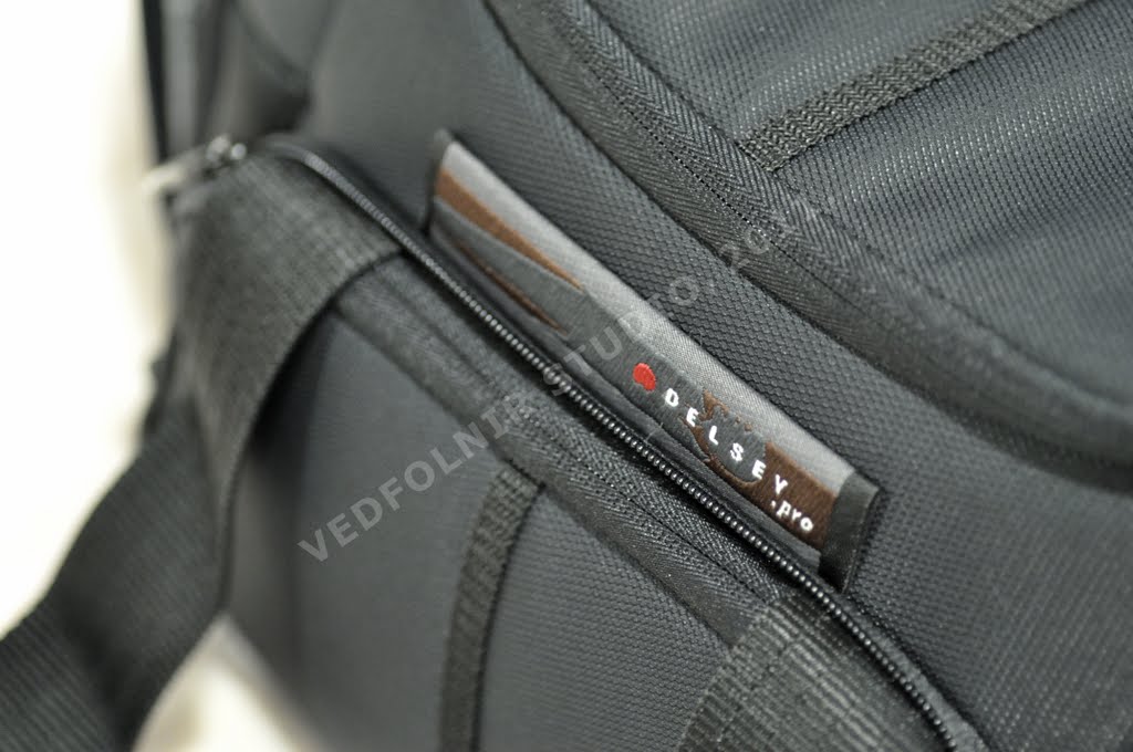 Pro Bag 4 提把從前袋取出後的使用狀態示意圖