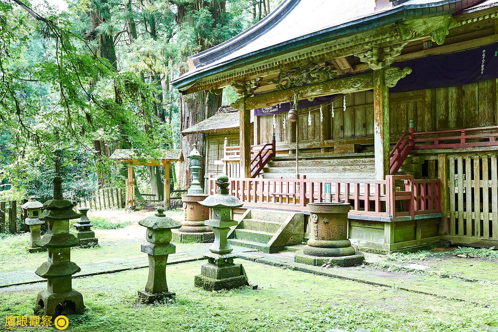 加蘇山神社境內與森林環繞景象
