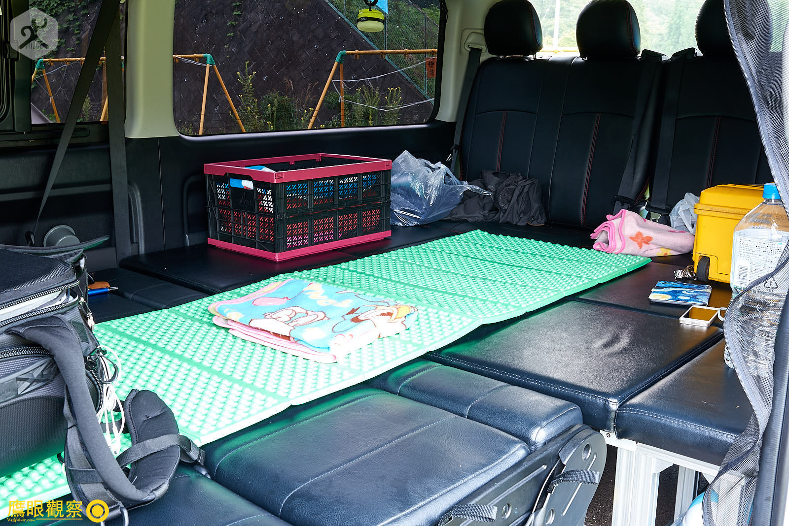 Toyota Hiace 內部車床